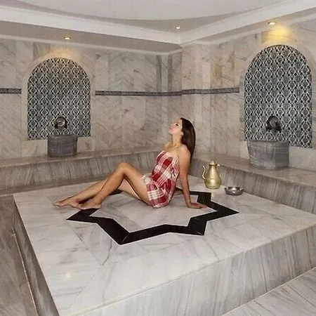 Maxholiday Stone Palace Side