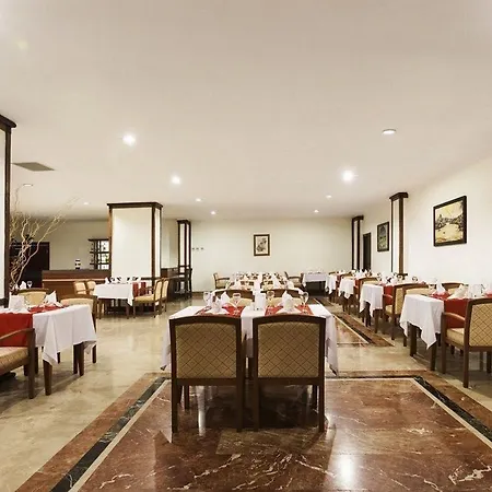 Üdülőközpont Maxholiday Stone Palace Side