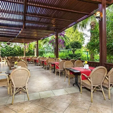 Üdülőközpont Maxholiday Stone Palace Side Colakli