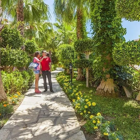 Üdülőközpont Maxholiday Stone Palace Side Colakli