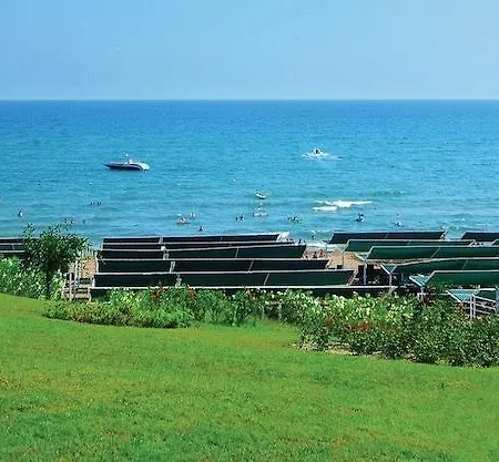 Resort Maxholiday Stone Palace Side