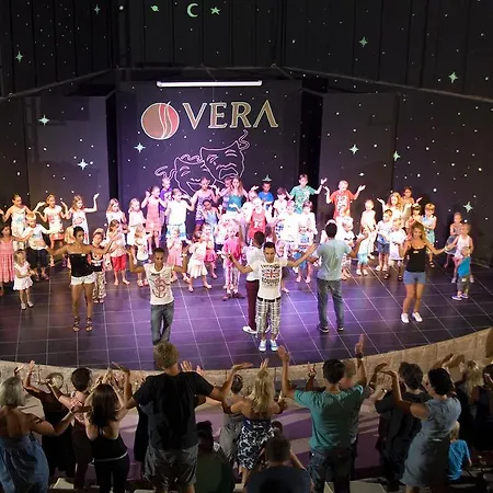 Resort Maxholiday Stone Palace Side