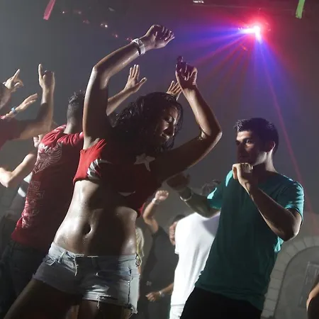 Resort Maxholiday Stone Palace Side