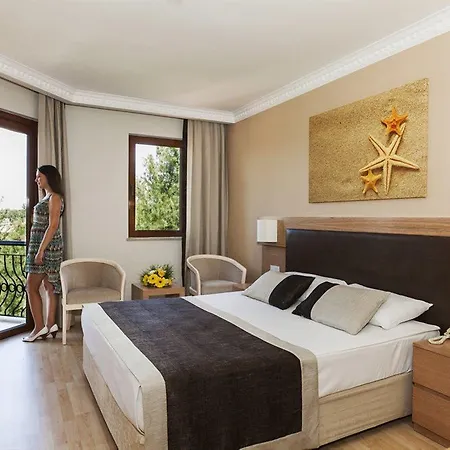 Maxholiday Stone Palace Side